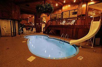 Sybaris Pool Suites Mequon Brown Deer Exterior photo